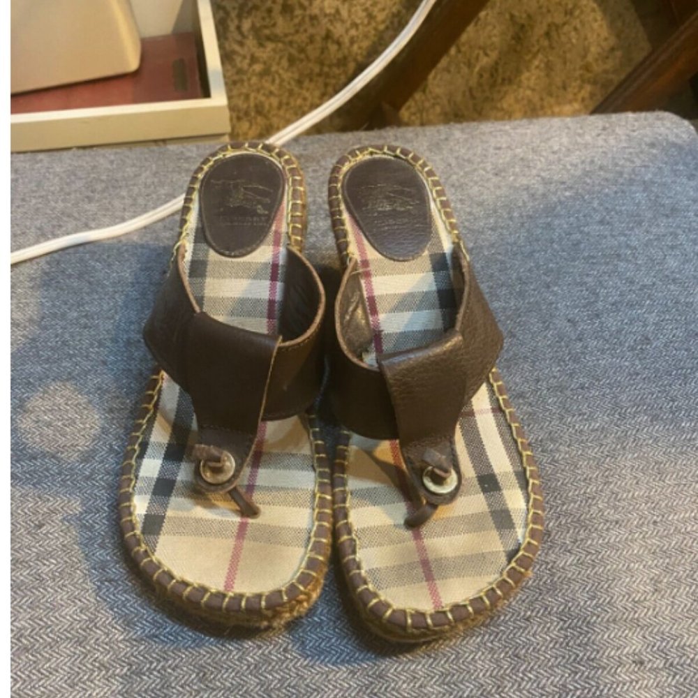 Burberry Wedge Sandels